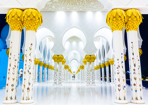 Sheikh Zayed Mosque Abu Dhabi hallway